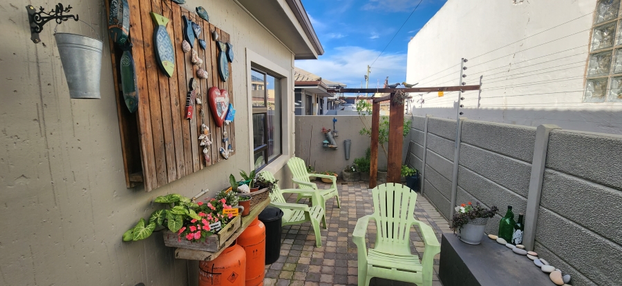 2 Bedroom Property for Sale in Dana Bay Western Cape